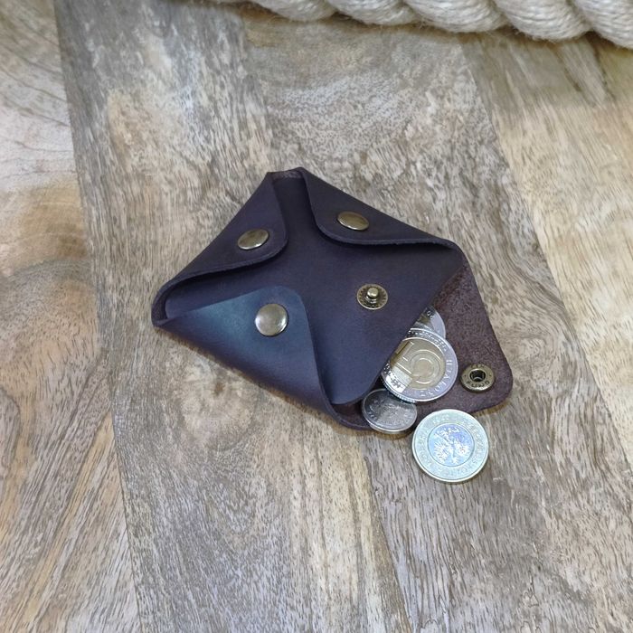 Skórzany portfel na bilon z grawerem. Portfel na monety handmade