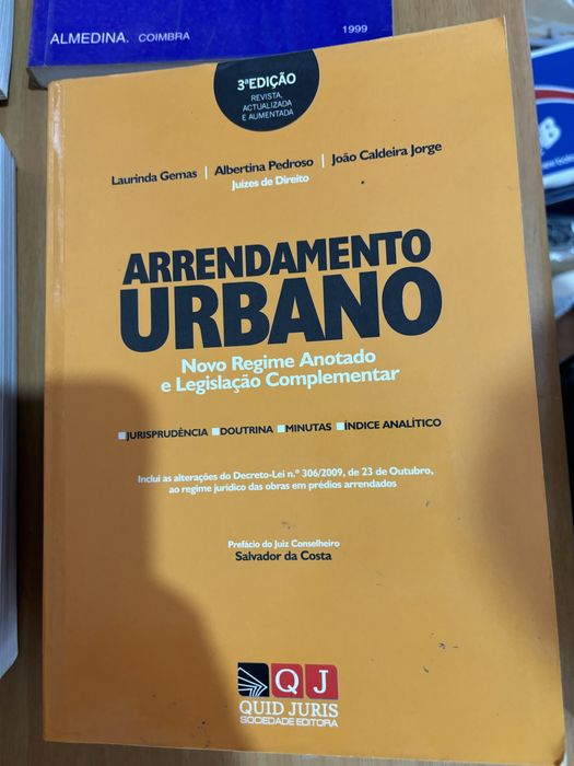 Livros de Direito variados