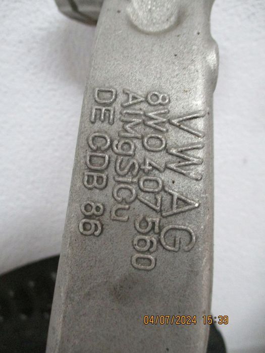 Zwrotnica zwrotnice przód AUDI A4 RS4 2,9TFSI 8W0407559 8W0407560