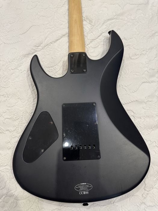 Продам гитару Yamaha