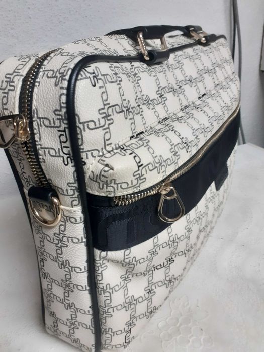 Mala senhora da Tous