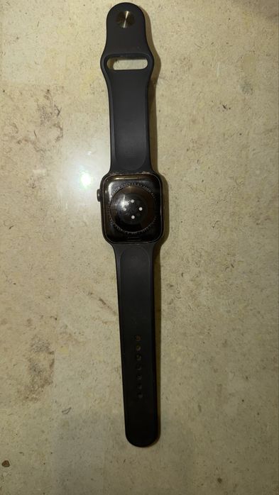 Apple Watch S6 44mm GPS (A2292) – bom estado + carregador