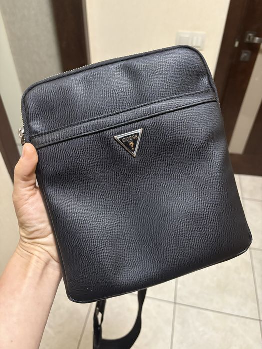 Чоловіча сумка guess