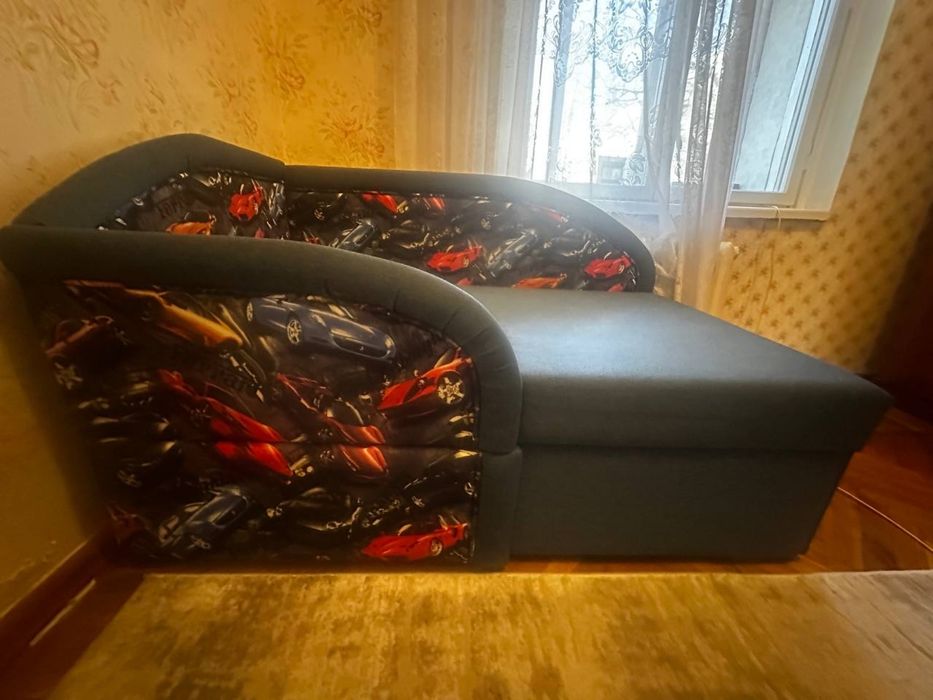 Диван складний , дитяче ліжко