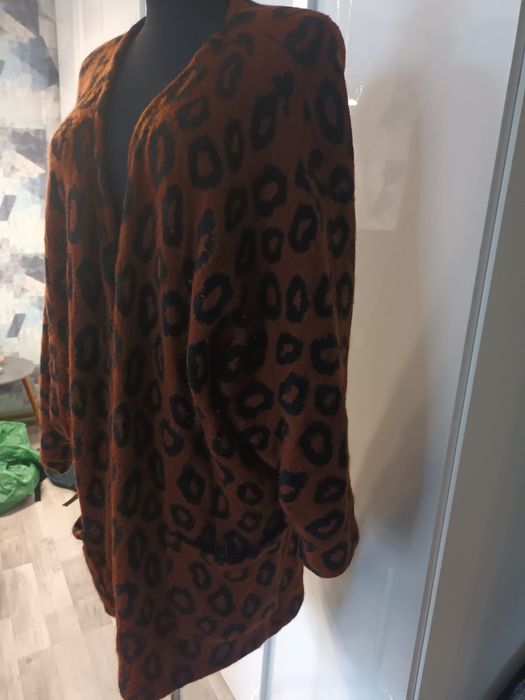 Swetr zwierzęcy print oversize