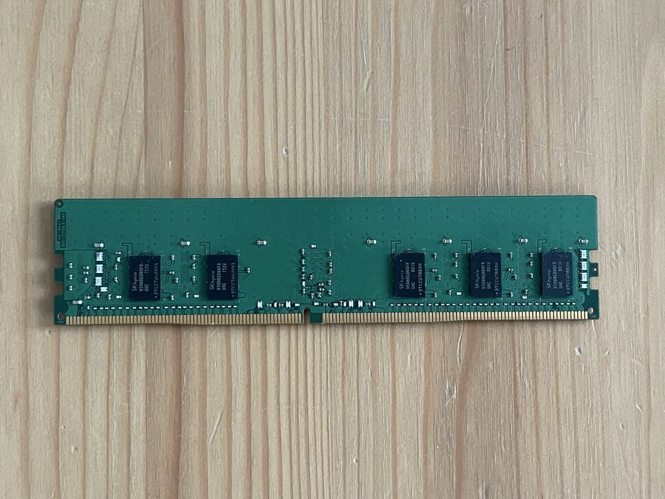 SK Hynix 8GB DDR4 Registered (RDIMM) ECC 2400MHz