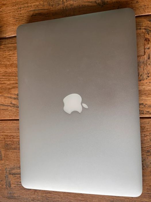 Apple MacBook Air 13-inch (2017) 128 GB com Carregador