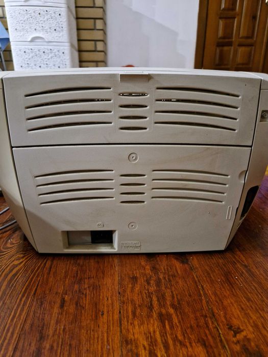 Принтер HP Laserjet 1000