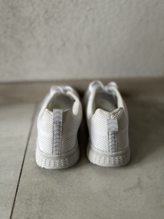 Białe buty sportowe rozmiar 36