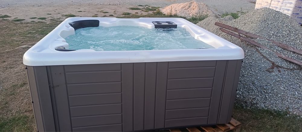 Jacuzzi wanna ogrodowa SPA całoroczna 5 osobowa Balboa Down East Spas Master Spa
