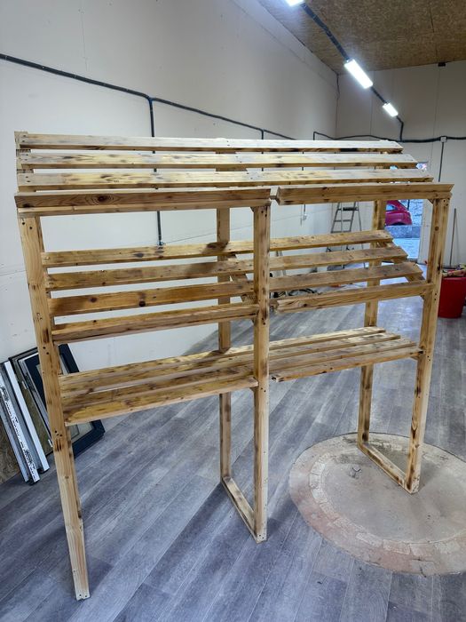 Продам полку для витрины из дерева