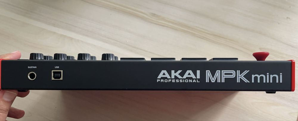 AKAI Professional MPK mini MIDI-клавиатура