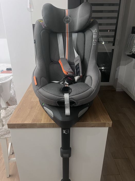 Fotelik samochodowy Cybex Sirona z bazą