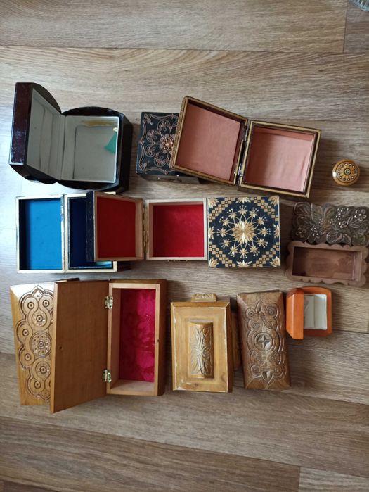 Шкатулки. Дерево. Сандаловое дерево. Индия. Карболит. Советские.