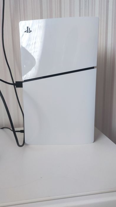 Продам приставку PS 5 Slim 1 Tb