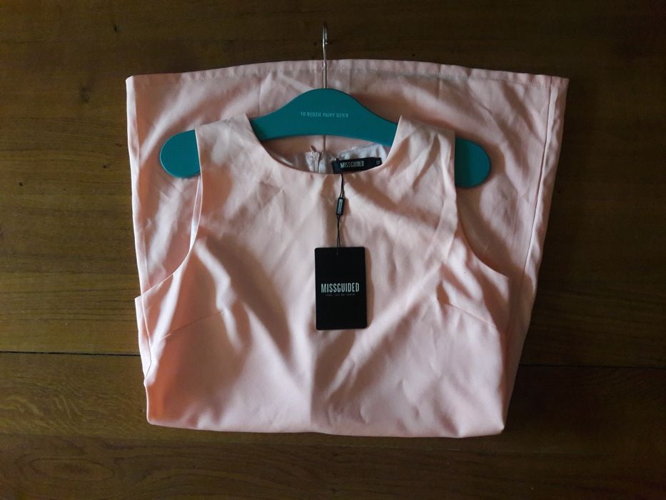 Missguided nowa, zgrabna sukienka minimalistyczna r L/40/12