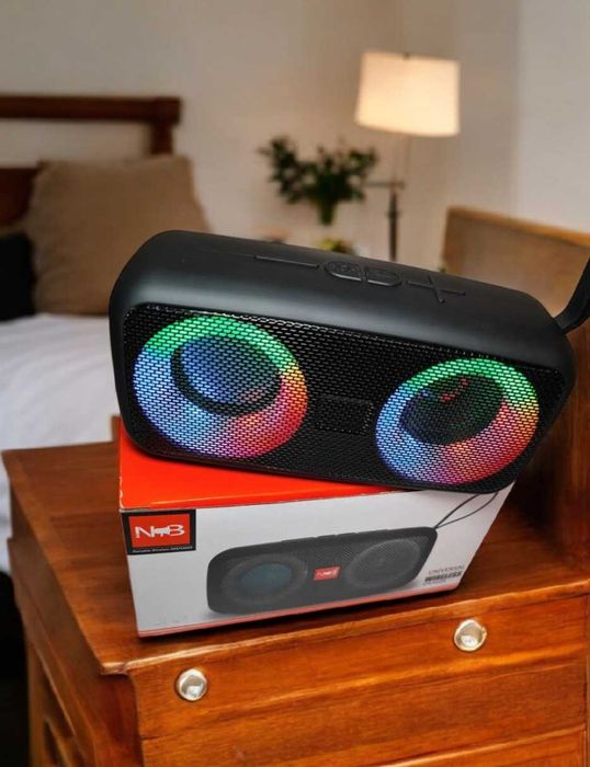 Колонка зі світломузикою блютуз колонка бездротова потужна