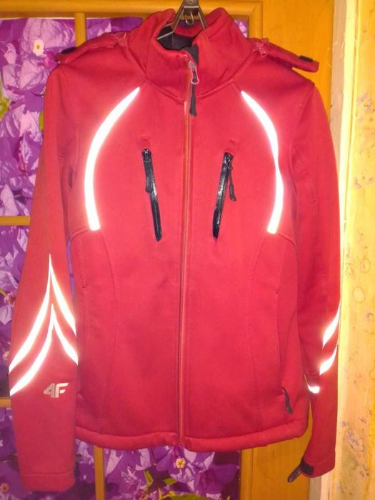 Куртка женская спортивная с водоотталкивающей ткани, р-р 42-44