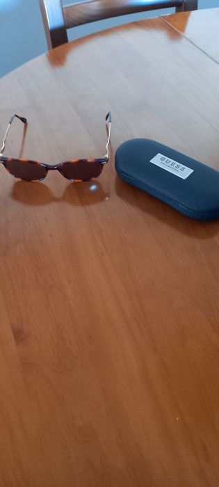 Óculos de sol Guess