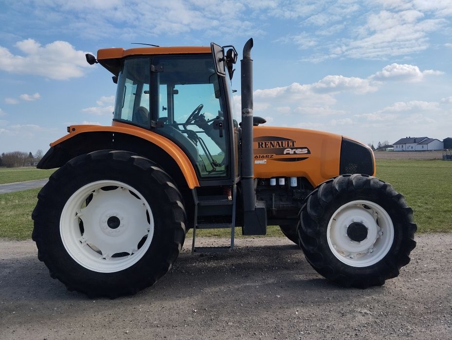 Renault Ares 616