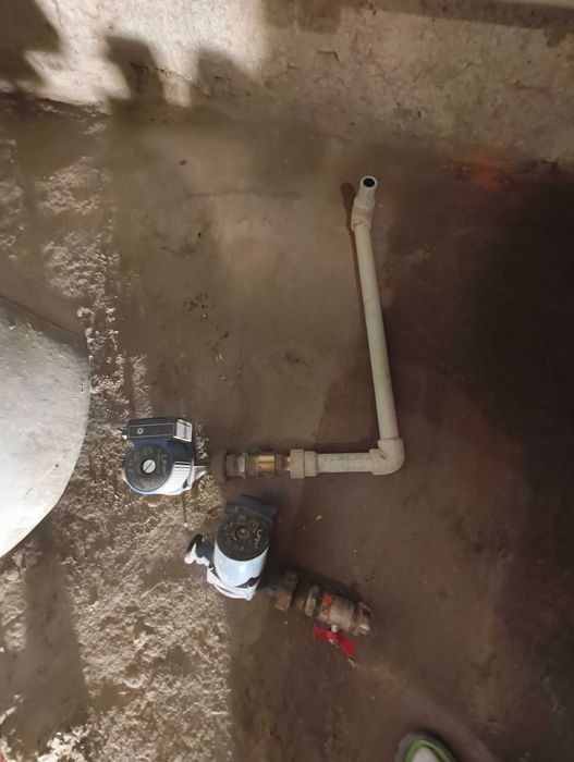 Sprzedam zbiornik na wodę z osprzętem