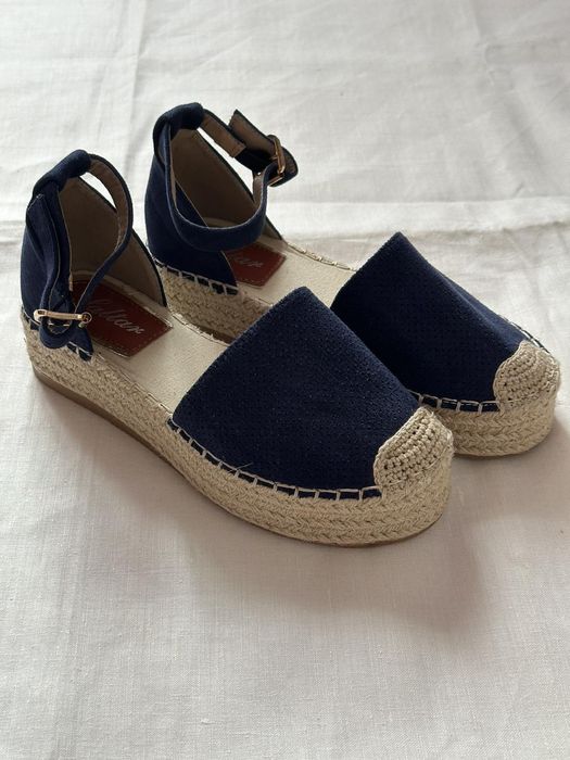 Босоніжки, 36 розг