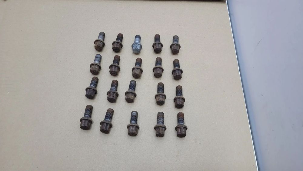 MERCEDES C W204 E W207 W212 ŚRUBA SZPILKA DO KÓŁ  Gwint M14x1.25