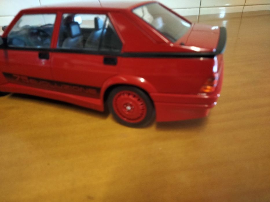 Miniaturas de carros 1.18