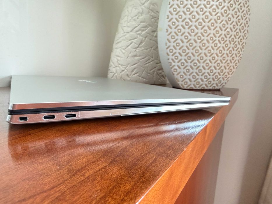 Dell XPS 17 9700|17.3"FullHD+|i7-10750H|32G Ram|Ssd 1Tb|GTX1650 Ti 4Gb