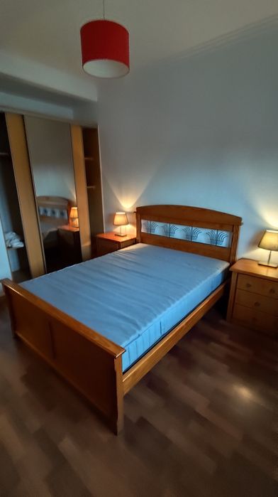 Alugo quarto equipado
