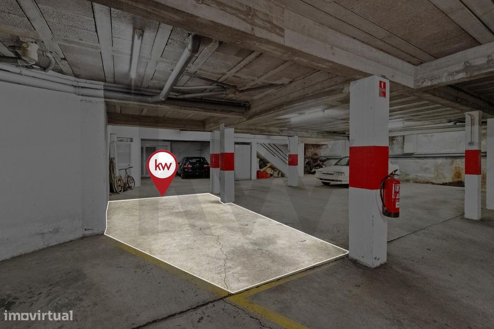 T2 Assomada- Churrasqueira, Sala Ampla e Estacionamento- Excelente Loc