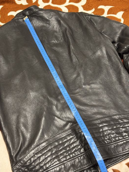 Чоловіча шкіряна куртка Zara