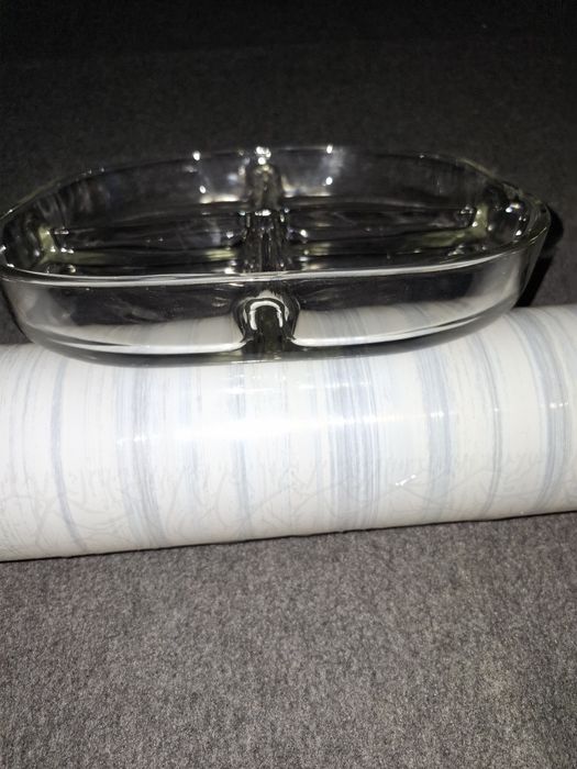 Szklana patera na owoce orzechy