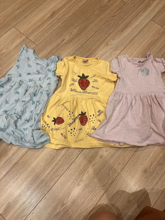 Пакет одягу на 4-5 років. H&M Взуття