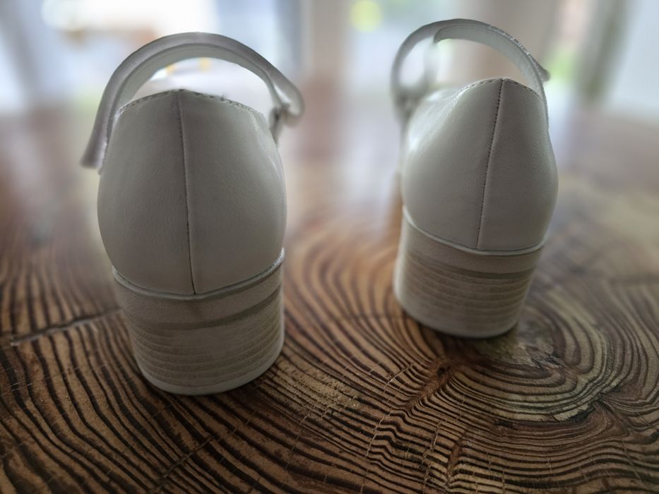 Buty do I Komunii dla dziewczynki