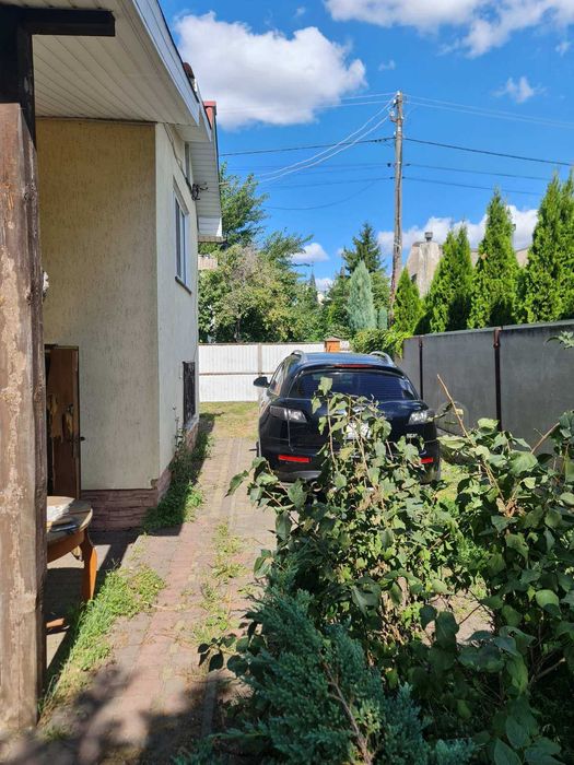 Продам будинок, Русанівські сади, вул. 3-тя Садова, чудовий стан, все залишається в будинку .