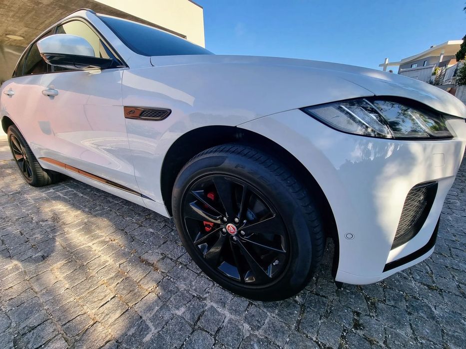 Jaguar F-Pace 2.0 P400e AWD R-Dynamic Black