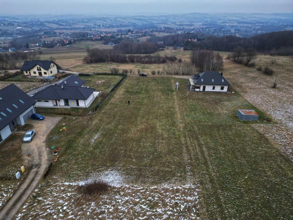 Widokowa działka Pogórze Wielickie, Biskupice – media, podział na 2