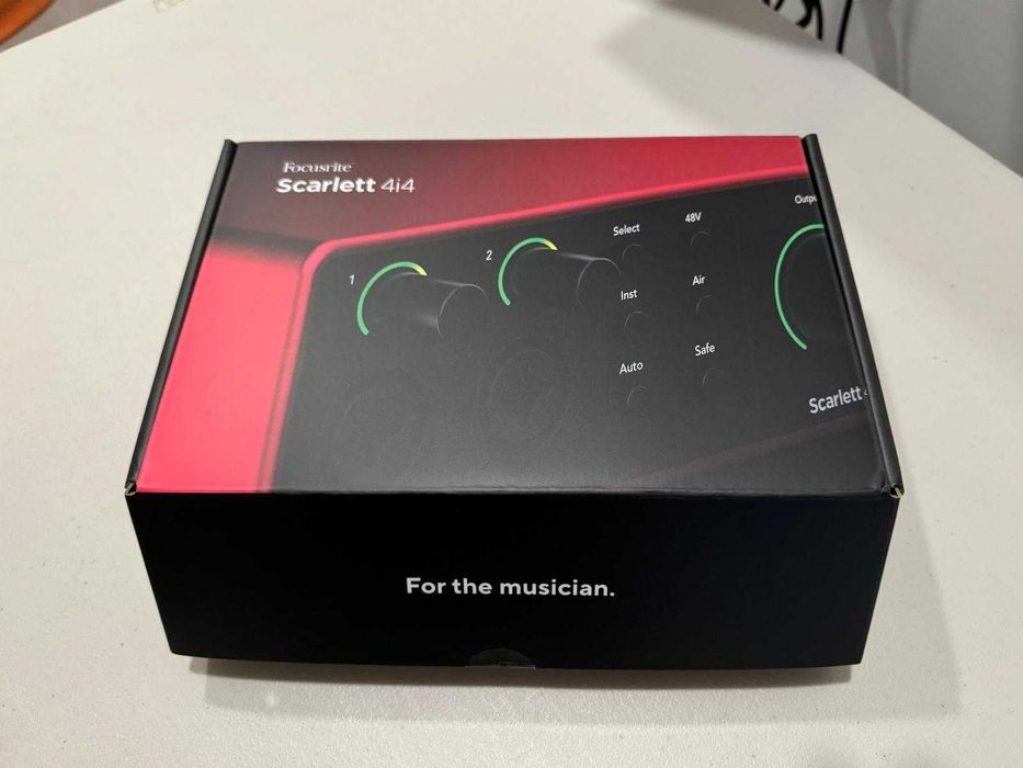 Interface Focusrite Scarlett 4i4 4th Geration (Nova)