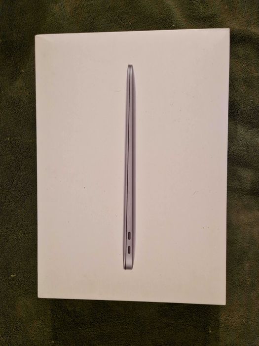 MacBook Air 13" (2020)