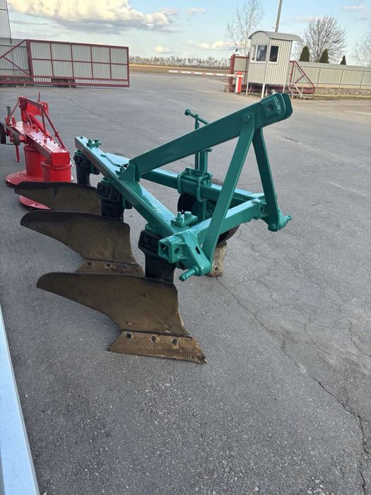 Продам плуг ПЛН-3-35