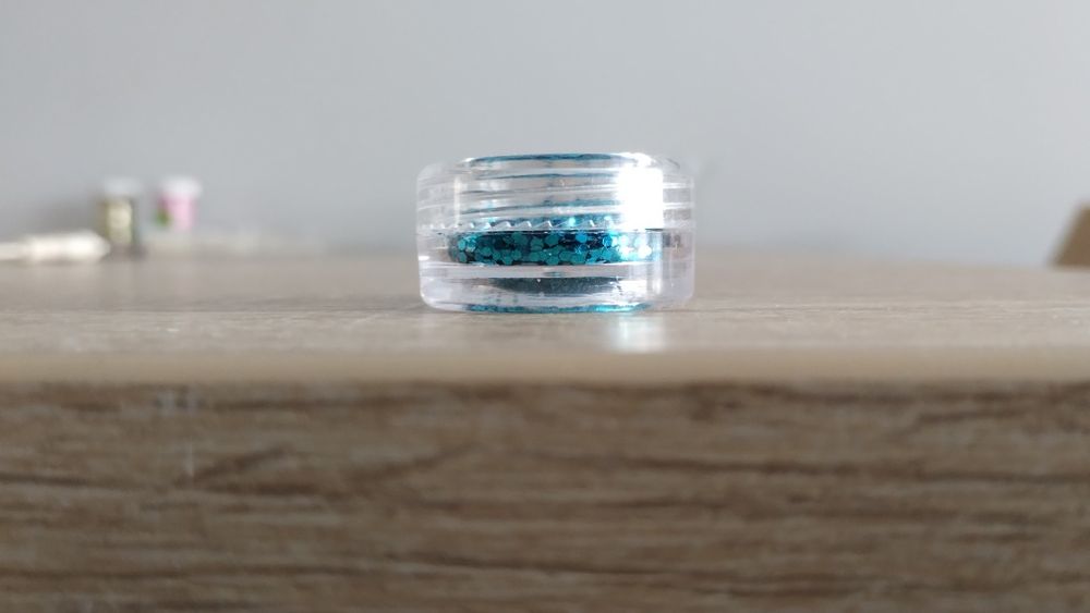 Ozdoby do makijażu, włosów i paznokci