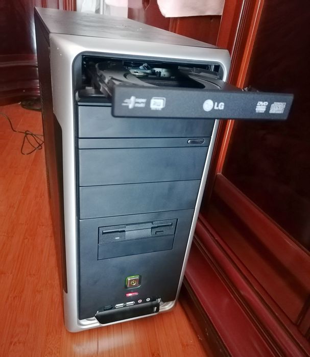 Torre computador + Monitor