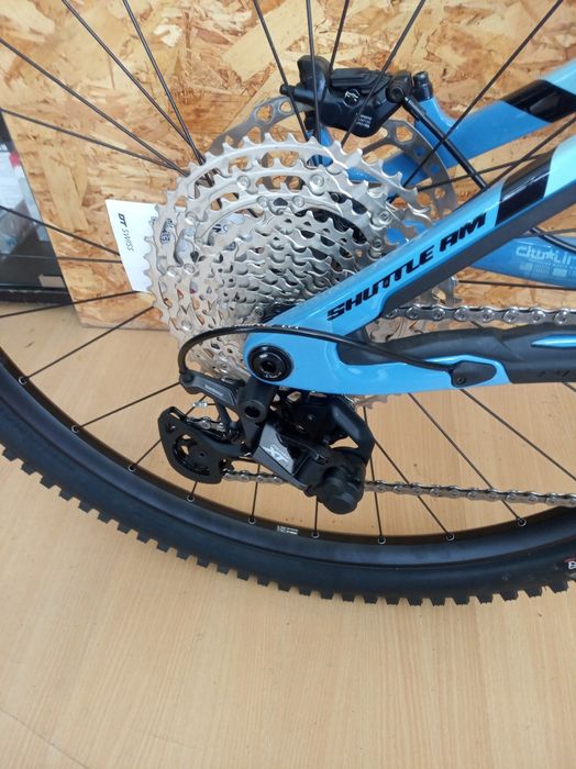 Bicicleta elétrica pivot shuttle AM nova