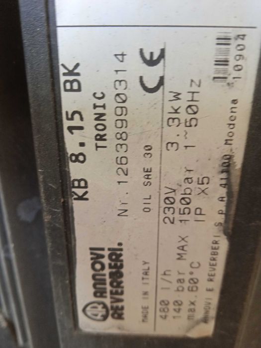 Vendo máquina de lavar á alta pressão Annovi Reverberi