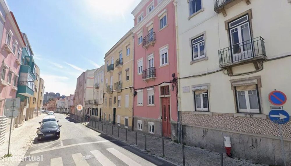 Excelente Apartamento de 4 assoalhadas sito nas Avenidas Novas