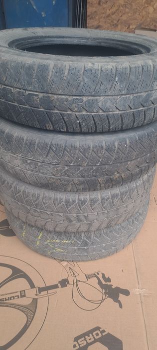 Зимові  шини 155х70х13 бу росава wg101