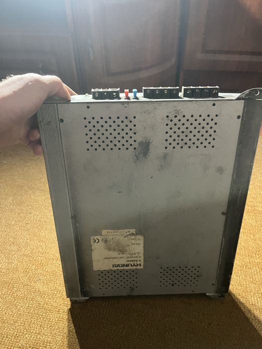 Продам усилителя в машину H-SA6041