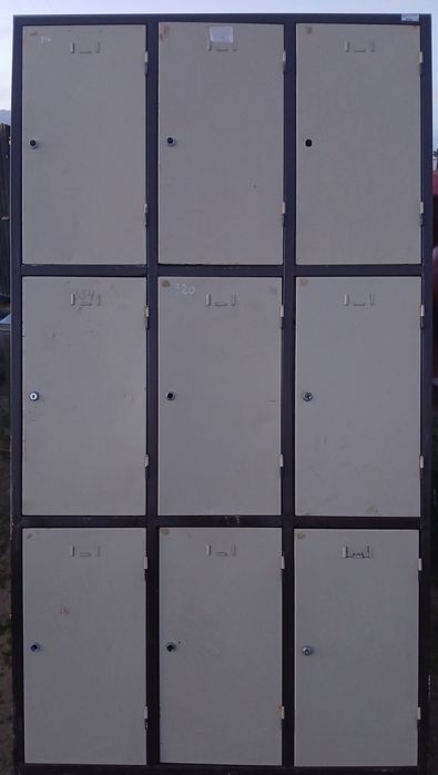 6 cacifos com 9 compartimentos  em ferro  entrega.