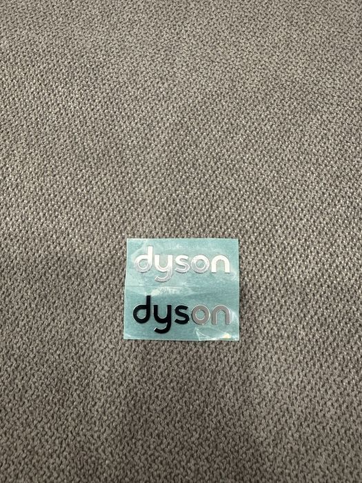 Наклейка Dyson (2 шт)